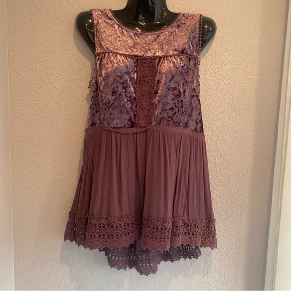 Velvet Lace Trim Top - Picture 4 of 9